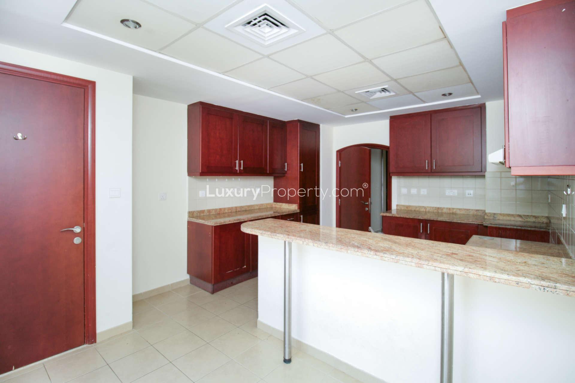 Spacious living room in 3-bedroom villa for rent, Alma, Arabian Ranches