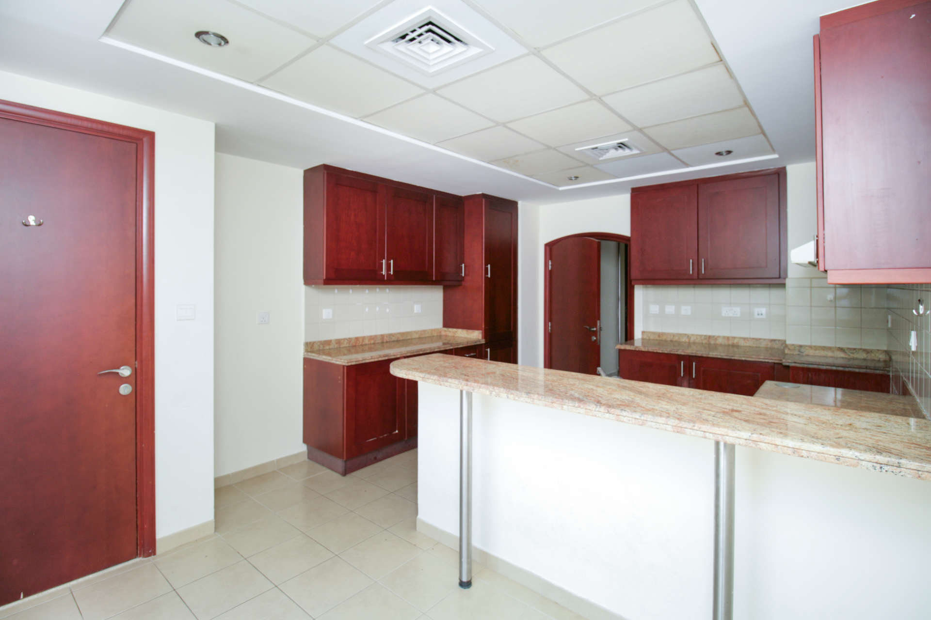 Spacious living room in 3-bedroom villa for rent, Alma, Arabian Ranches