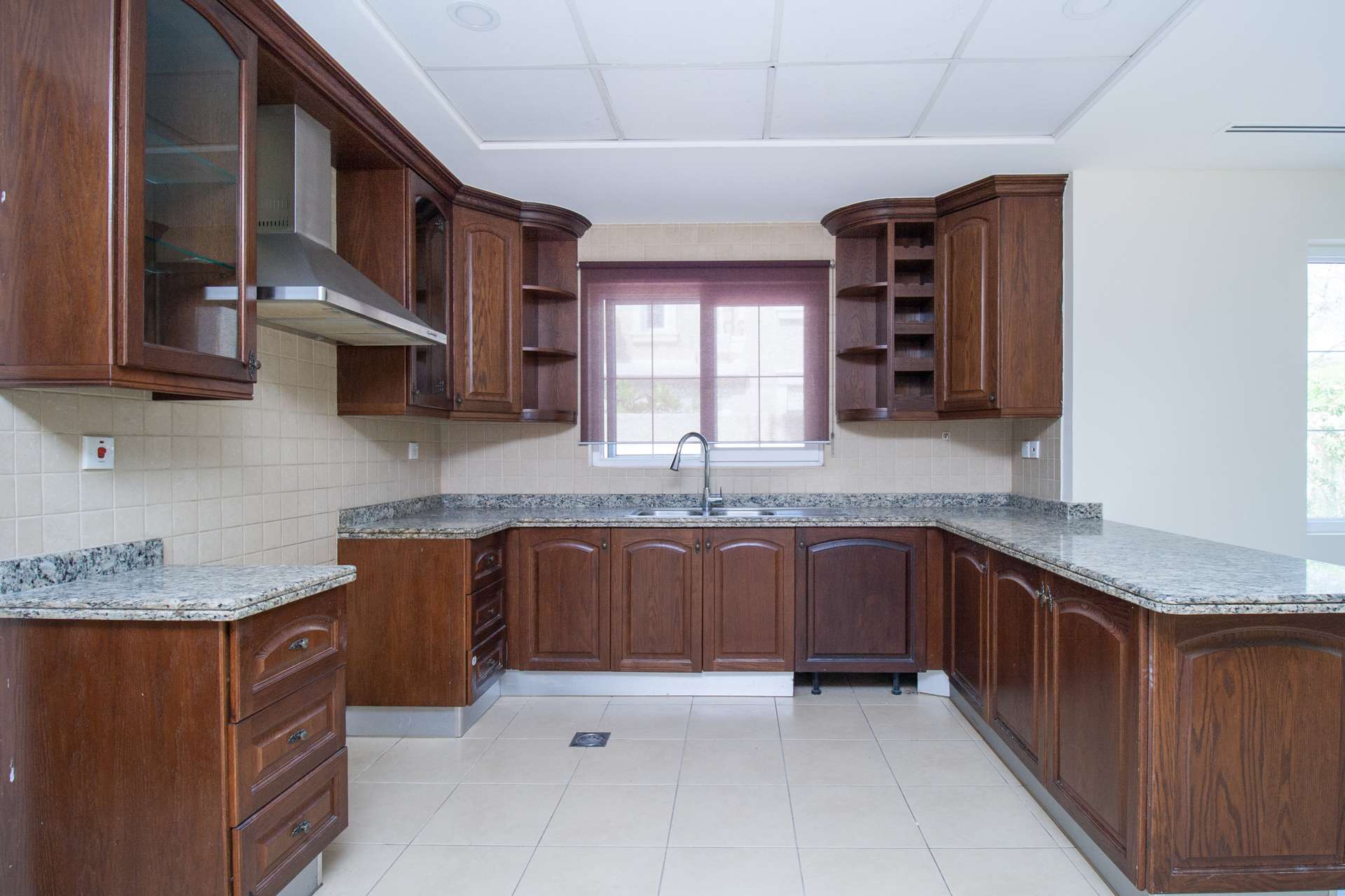 Spacious living room with garden view in Alvorada A2 Villa, Arabian Ranches