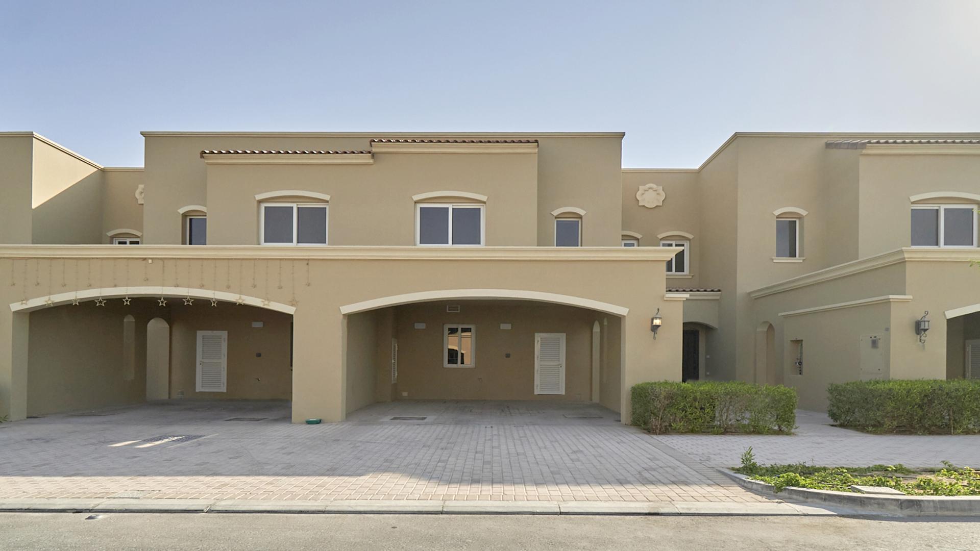 Lovely landscaped garden of 3-bed townhouse for rent in Bella Casa, Serena