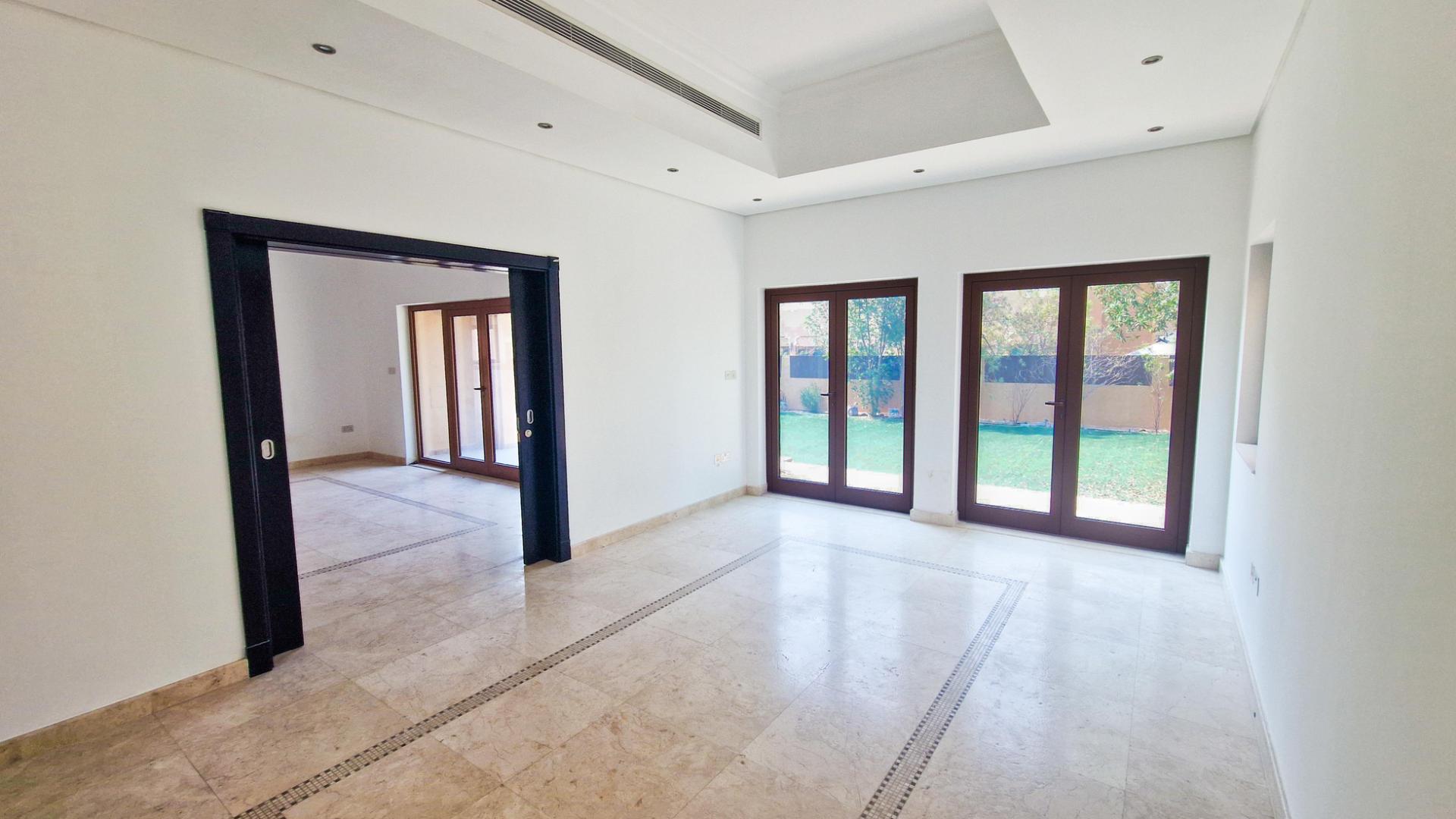 Charming 3-bedroom villa with spacious garden in Al Furjan North Village for rent