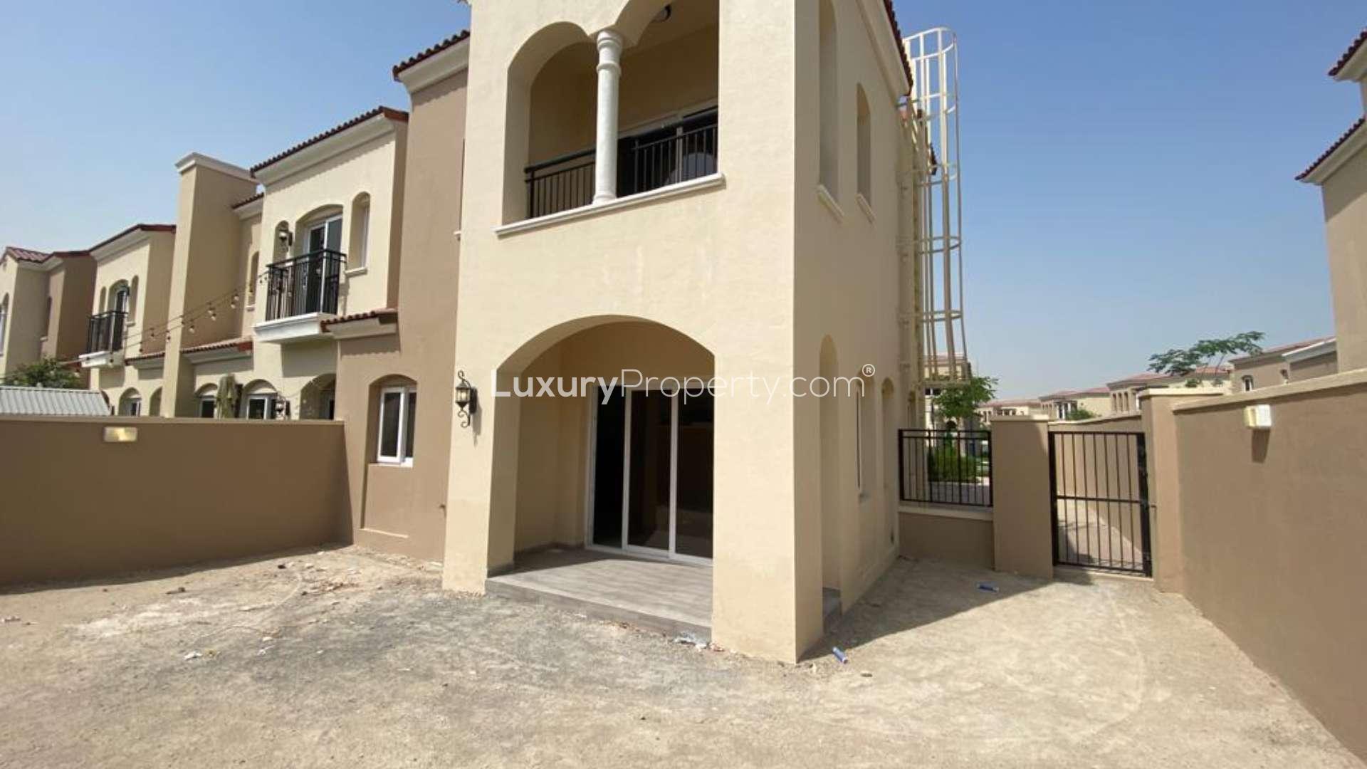 Spacious three-bedroom villa exterior in Casa Viva, Serena, available for rent