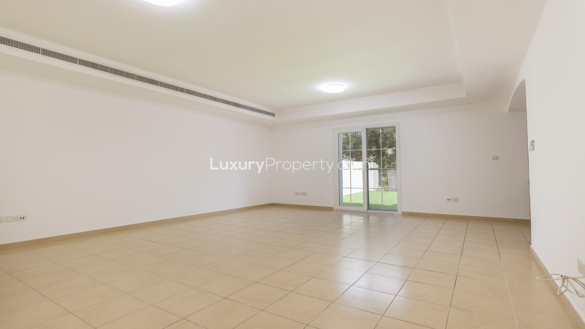 Single row villa with landscaped garden in Forat, The Lakes, near pools and lake