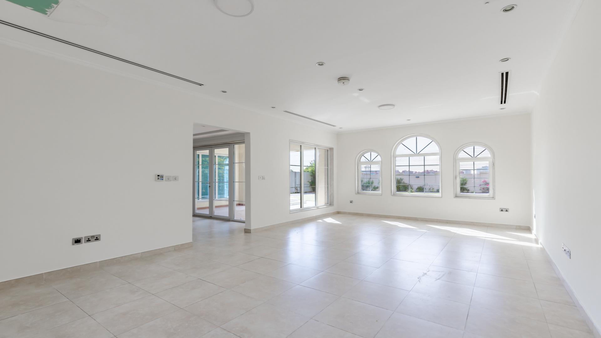 Well-maintained Jumeirah Park villa with large garden, available for rent in Legacy Community