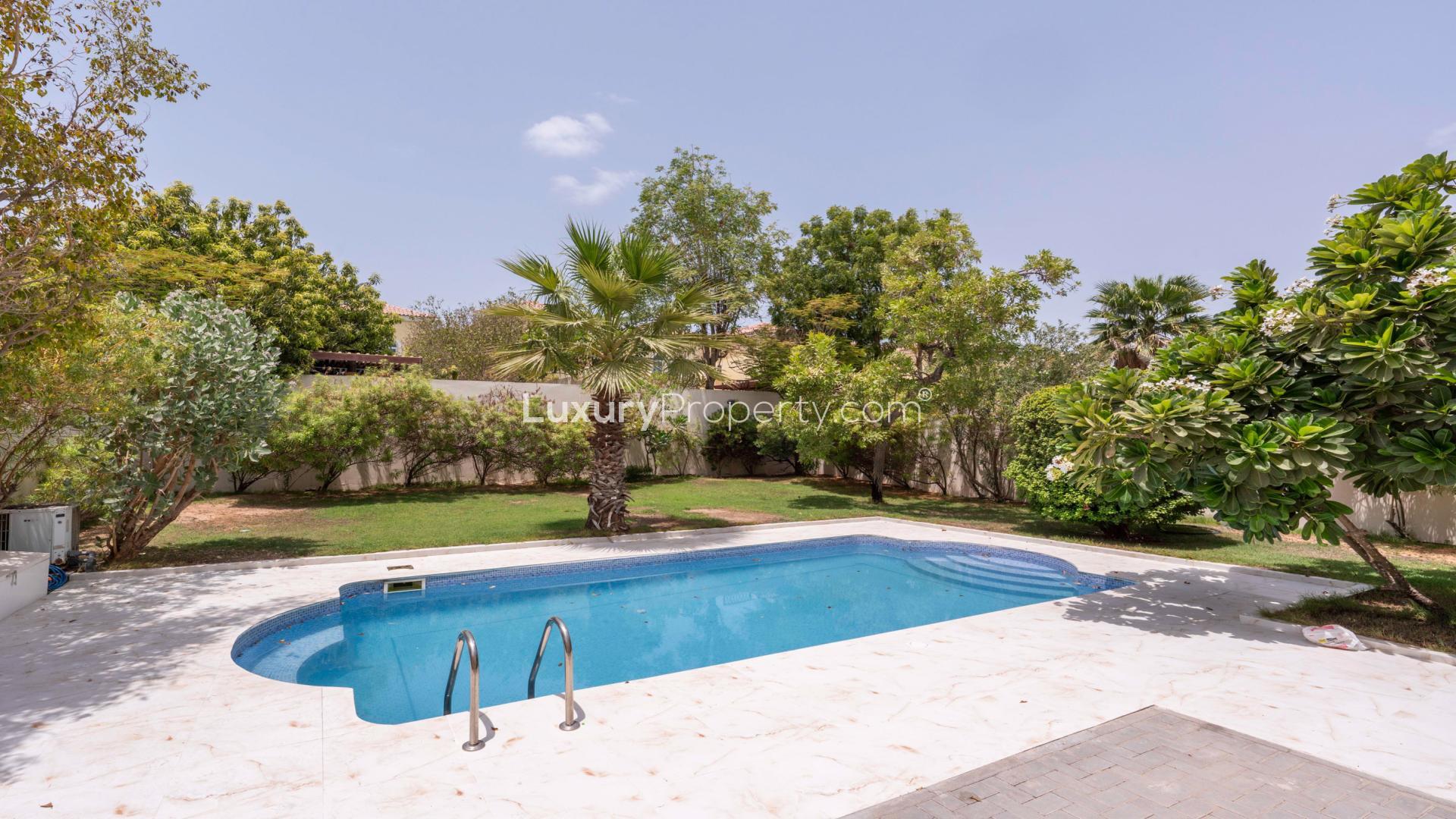 Spacious 3-bedroom villa with private pool for rent in Jumeirah Park Legacy Community