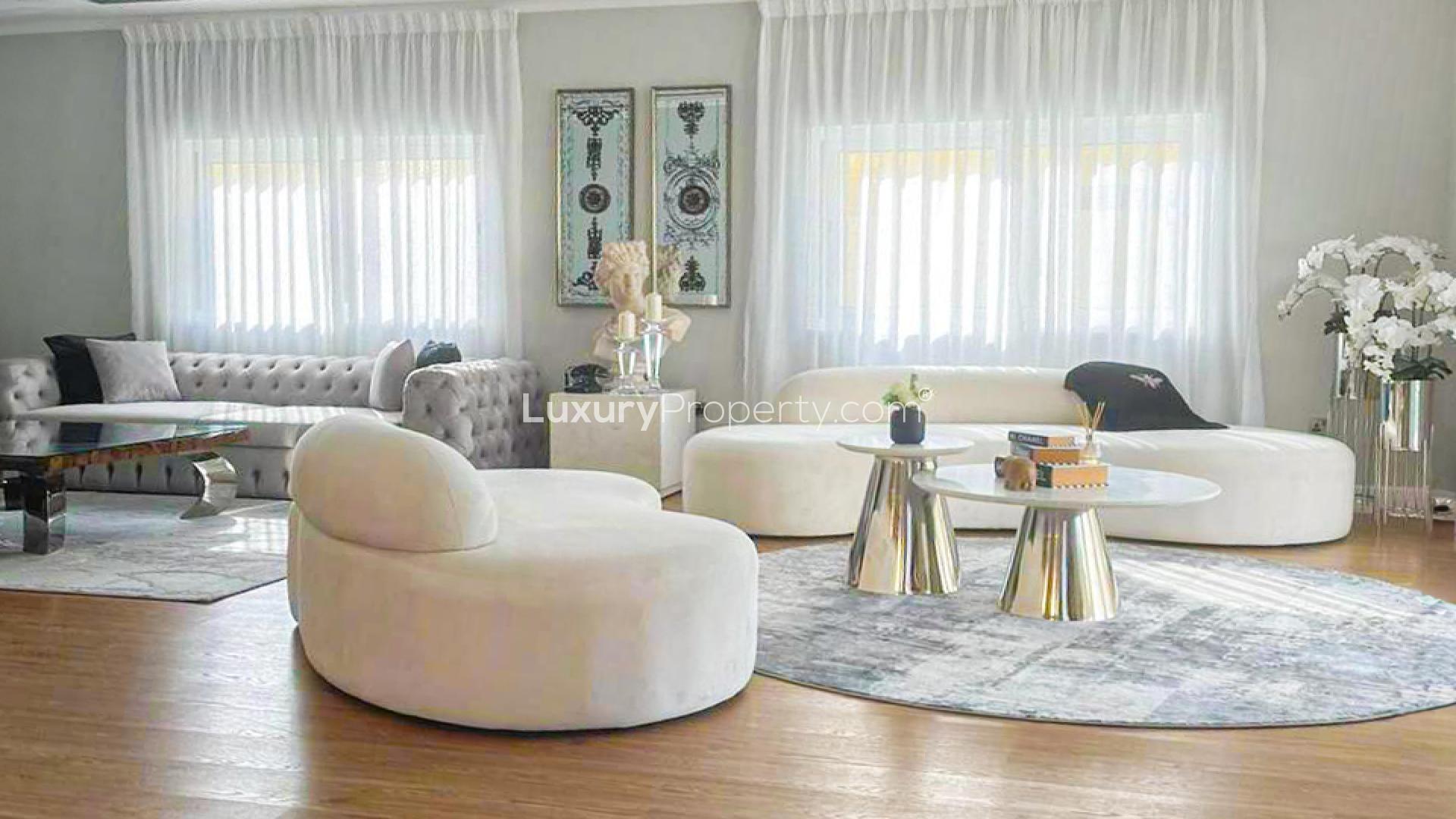 Private villa with pool and garden in Jumeirah Park, Legacy community, available for rent