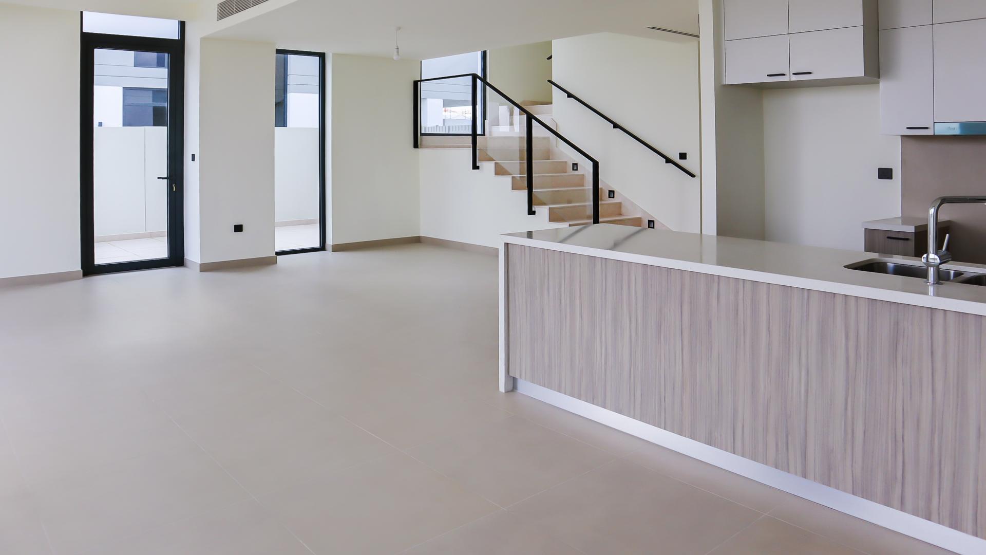 Modern kitchen in upgraded 3-bedroom villa, Dubai Hills Estate, Golf Grove, for rent