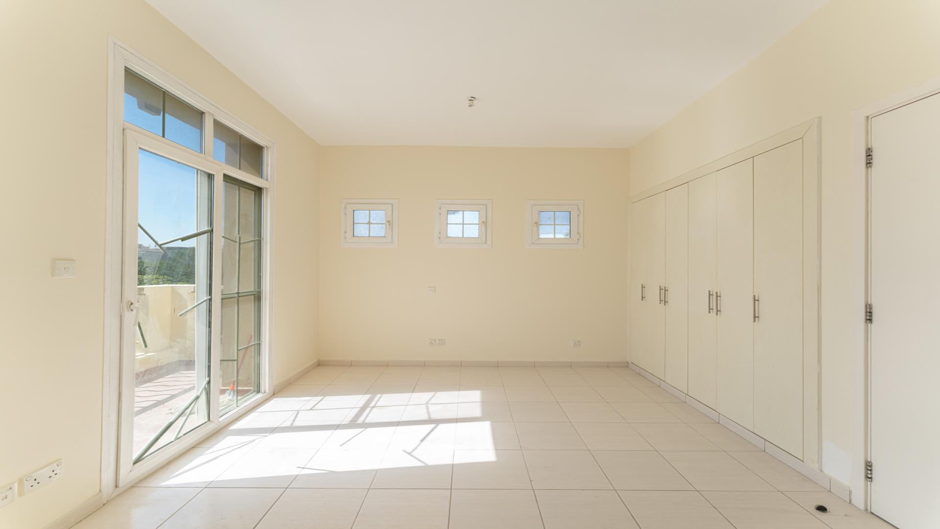 Spacious living area in upgraded 3-bedroom villa, Springs 11, The Springs, for rent