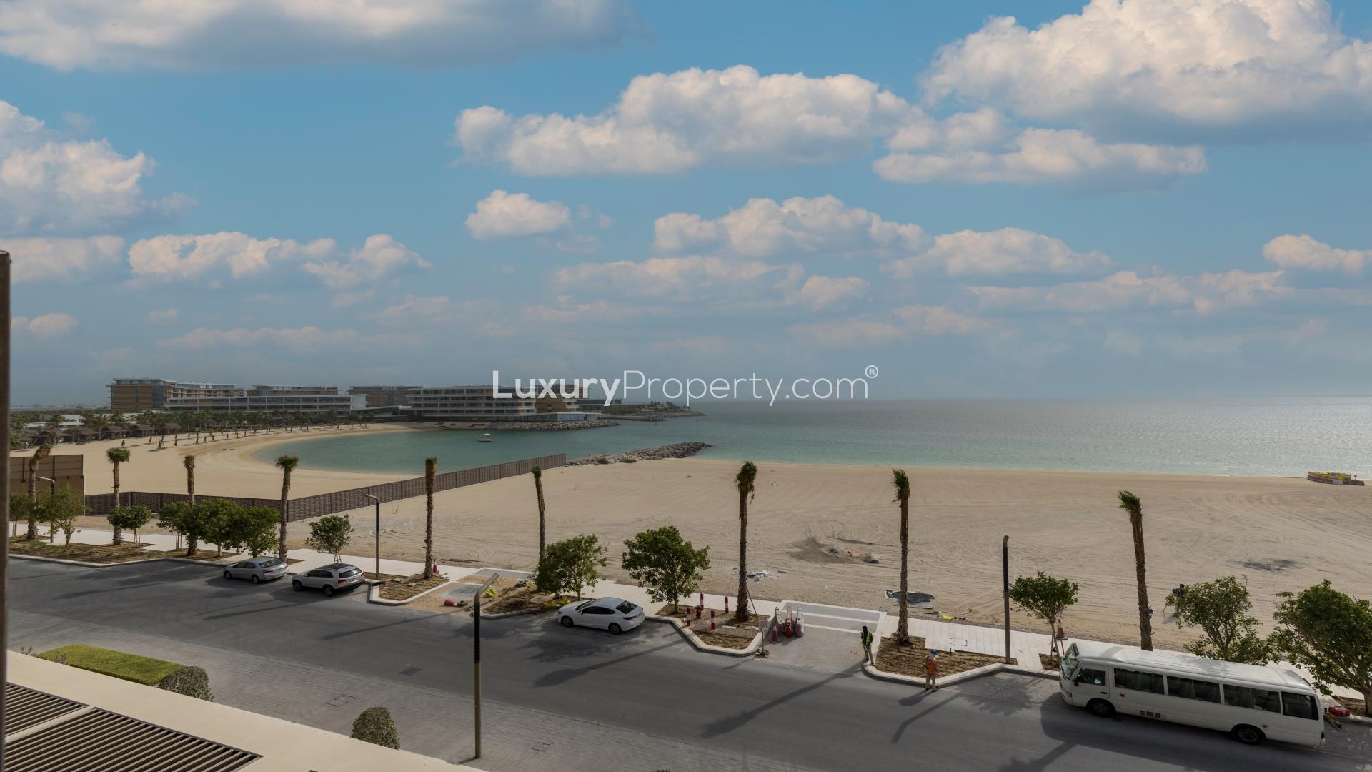 Luxury villa with pool and garden on Jumeirah Bay Island, available for rent