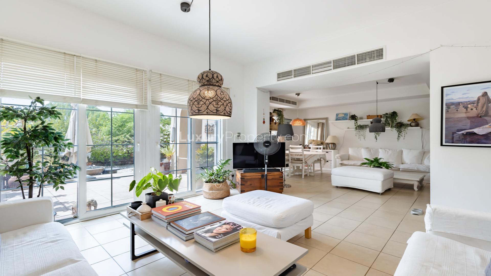 Exquisite 4-bedroom villa exterior with parking in Al Reem, Arabian Ranches for rent