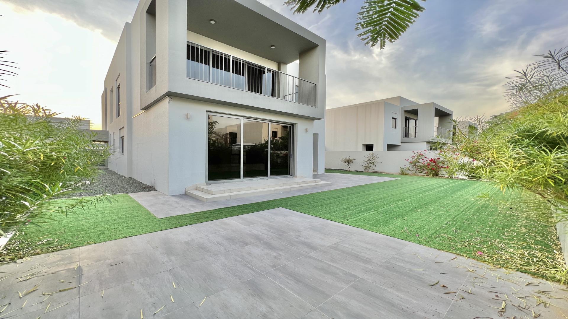 Exterior view of spacious villa garden in Sidra Villas, Dubai Hills Estate