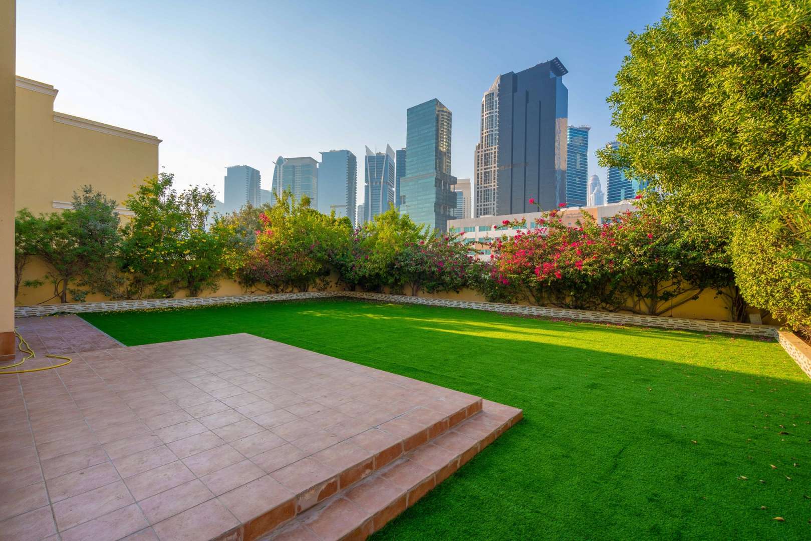 Spacious villa with large garden in Meadows 1, Emirates Living, for rent