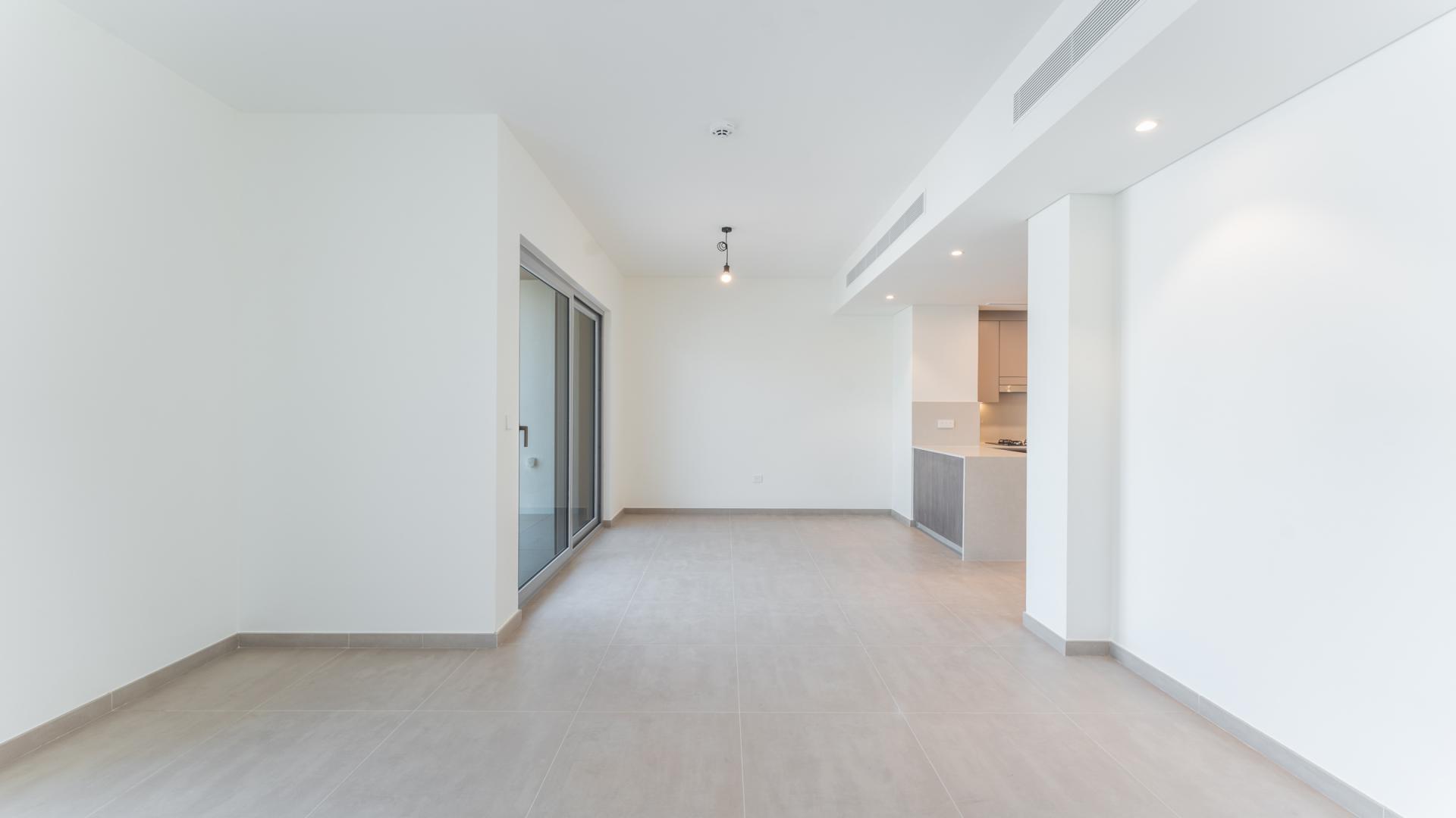 Modern kitchen in 3-bedroom villa for rent, Elan, Tilal Al Ghaf community