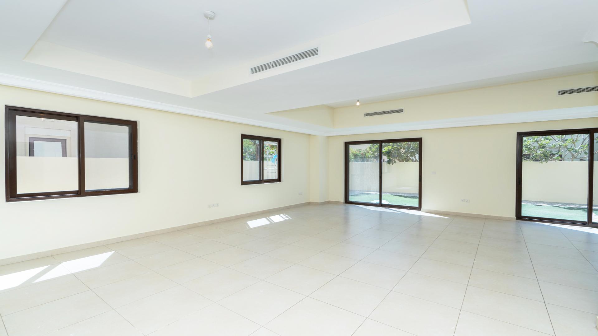 3-bedroom villa exterior with garden in Palma, Arabian Ranches 2, Dubai for rent