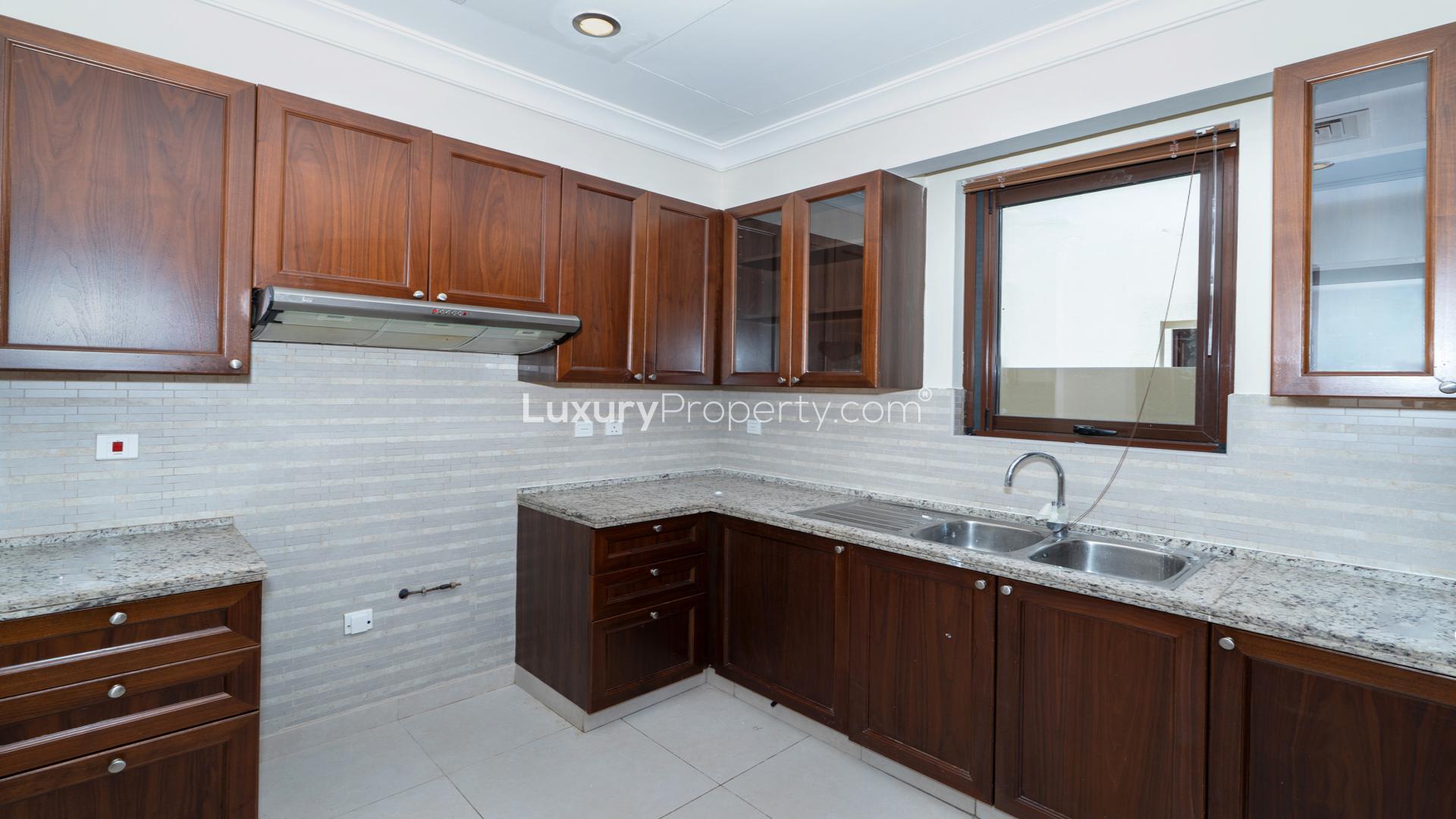 Kitchen with granite countertops in 3-bedroom villa, Palma, Arabian Ranches 2, Dubai
