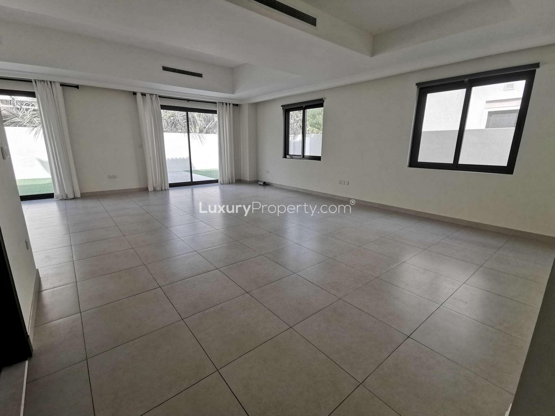Dark wood kitchen in spacious 3-bedroom villa, Palma, Arabian Ranches 2 for rent