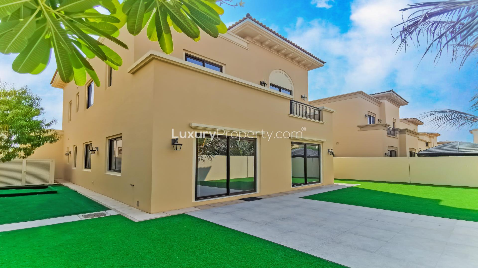 Spacious living room in Palma Arabian Ranches 2 villa for rent, tiled floors, large windows