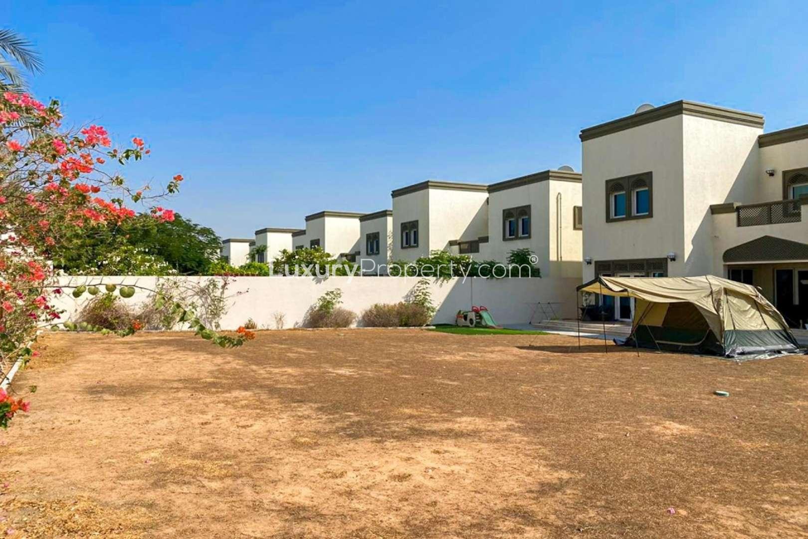 Spacious backyard of 3-bedroom villa for rent in Jumeirah Park Regional, Dubai