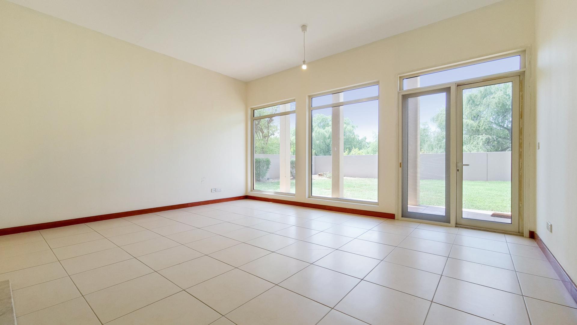 Park-facing villa with spacious yard in Saheel, Arabian Ranches for rent. Ref No: LP14216