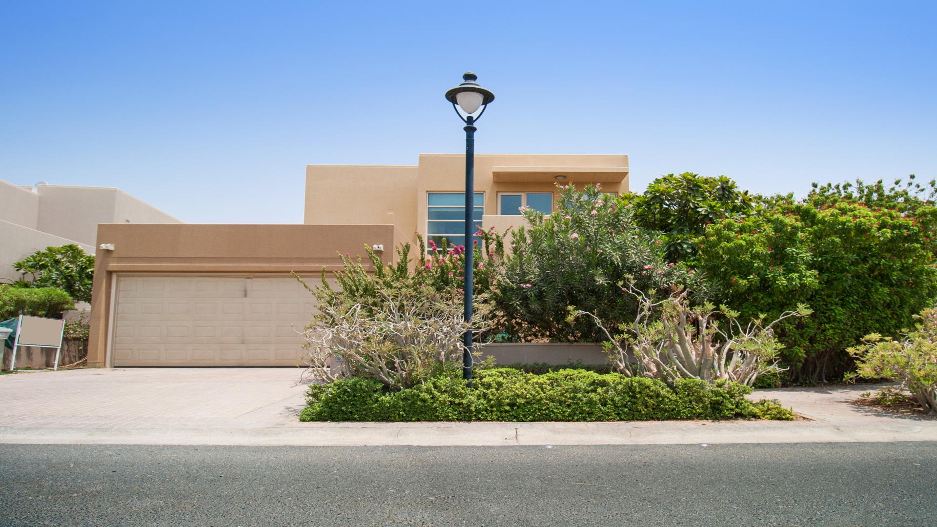 Beautiful three-bedroom villa with garden in Saheel, Arabian Ranches, available for rent