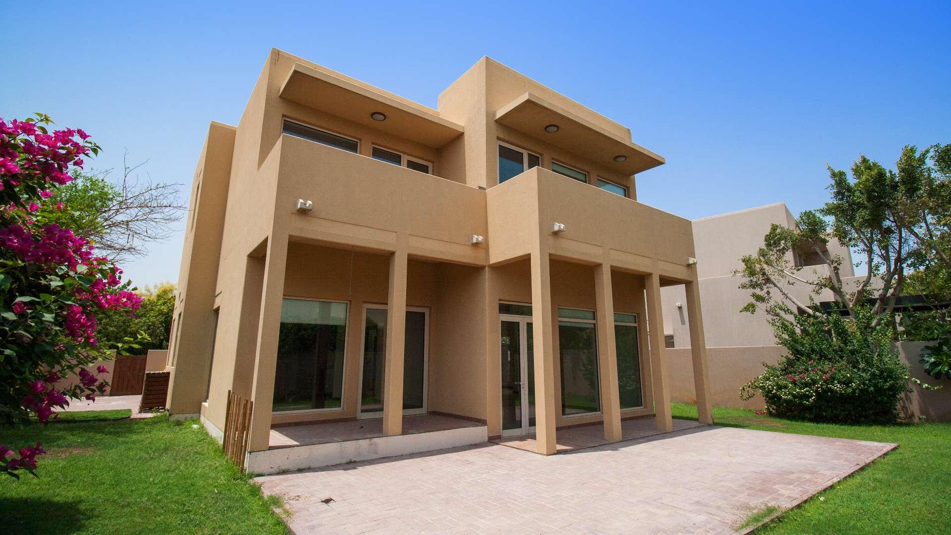 Beautiful 3-bedroom villa with garden in Saheel, Arabian Ranches, available for rent