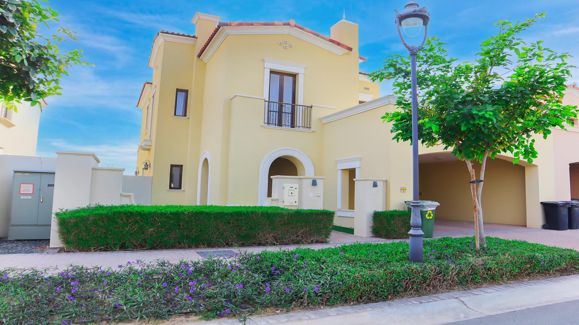 Beautiful villa exterior with landscaped garden in Samara, Arabian Ranches 2, for rent