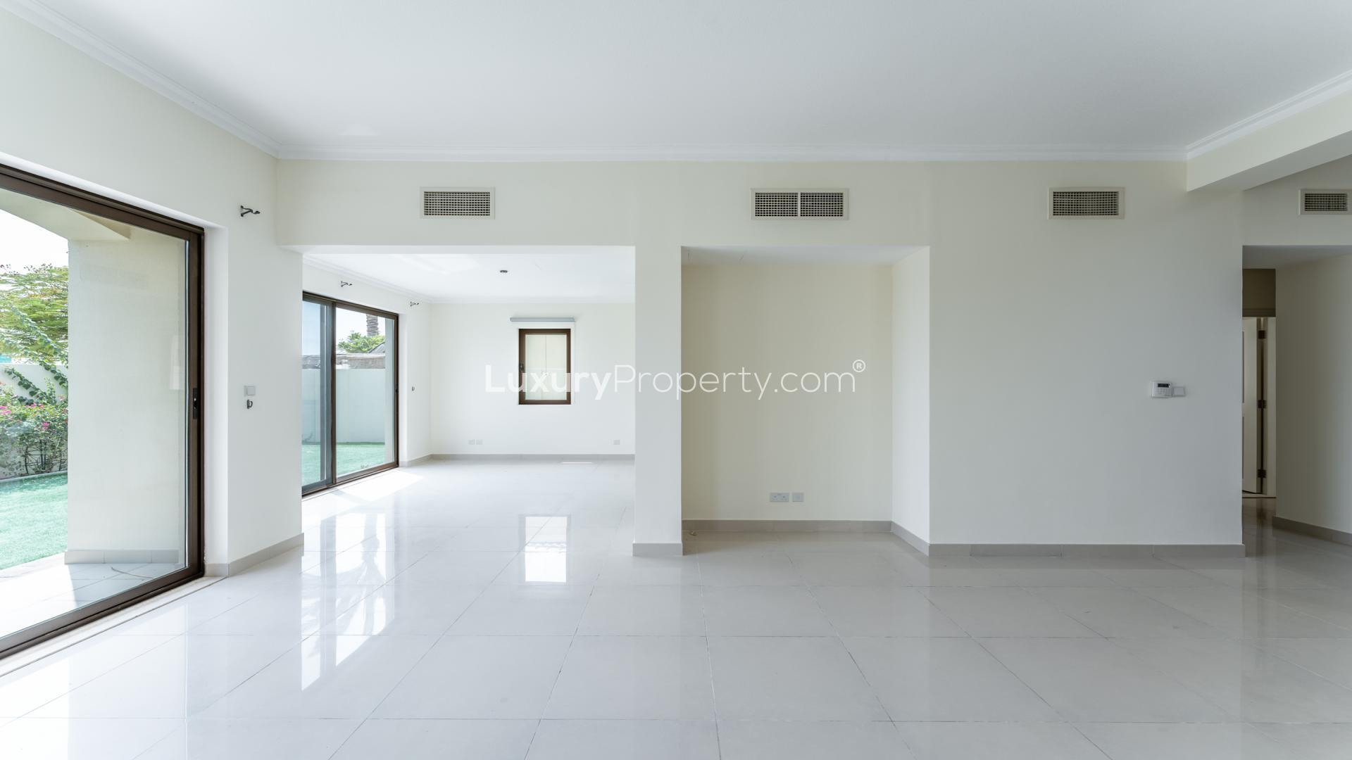 Spacious living area in luxurious 3-bedroom villa, Samara, Arabian Ranches 2 for rent