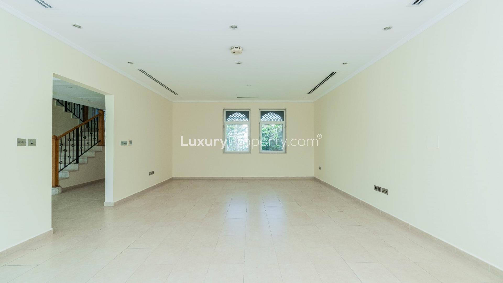 Spacious living area in Jumeirah Park Regional villa for rent, bright and airy interior