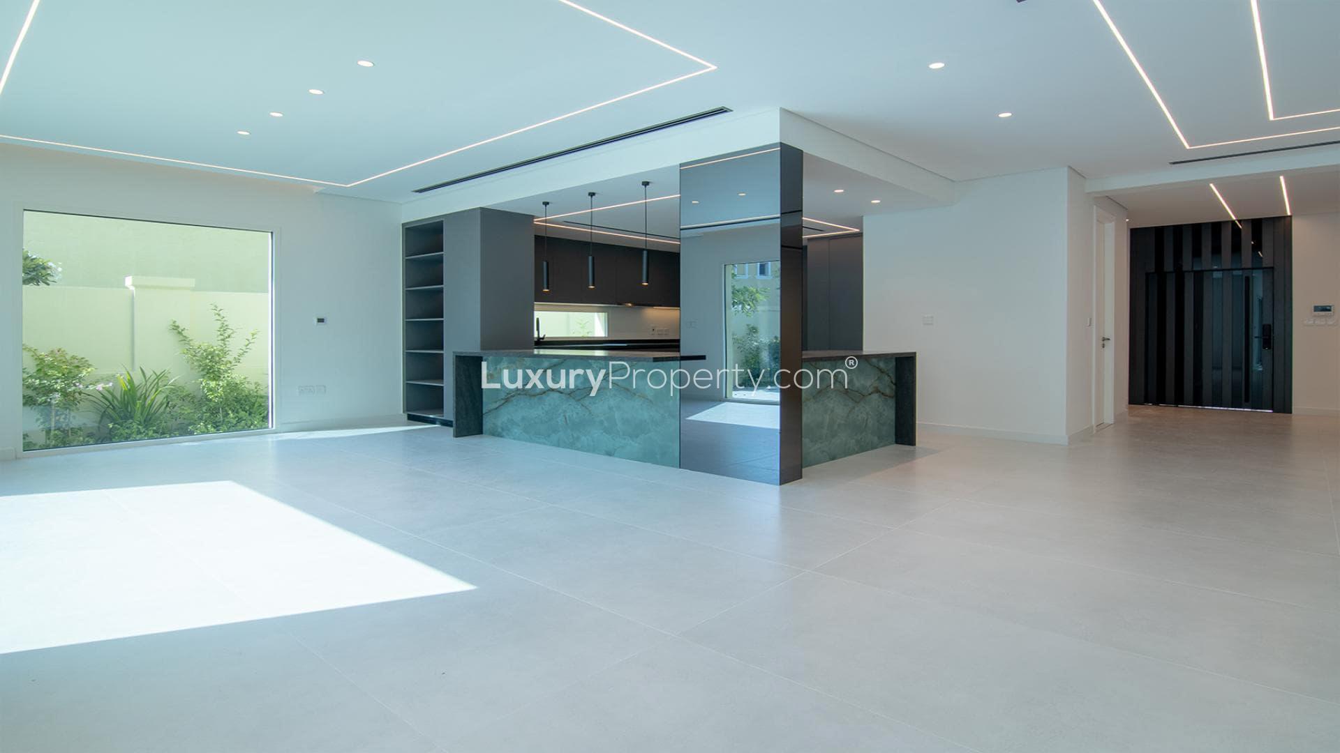 Private pool and outdoor kitchen in Jumeirah Park villa for rent, Casa Milano style