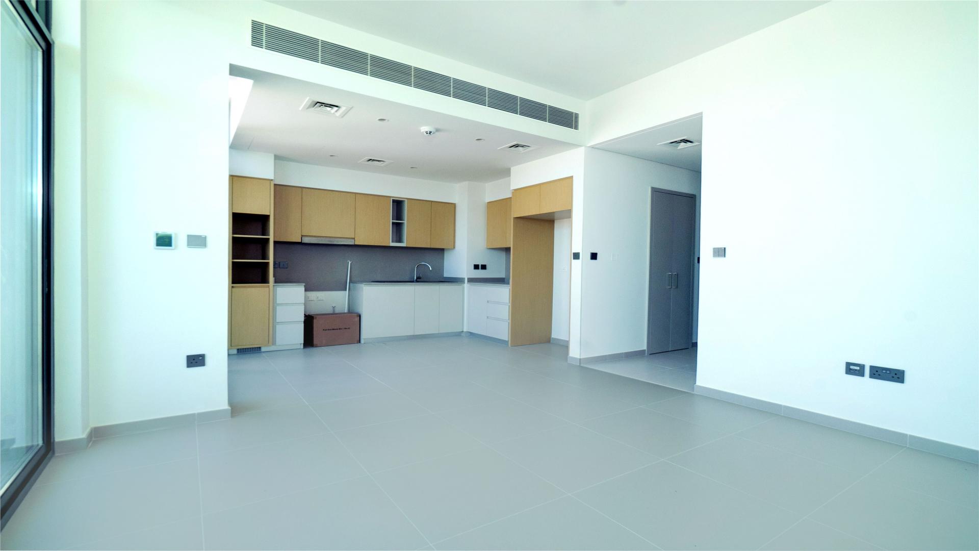 Bright living room with large windows in Arabian Ranches 3 villa for rent, Dubai