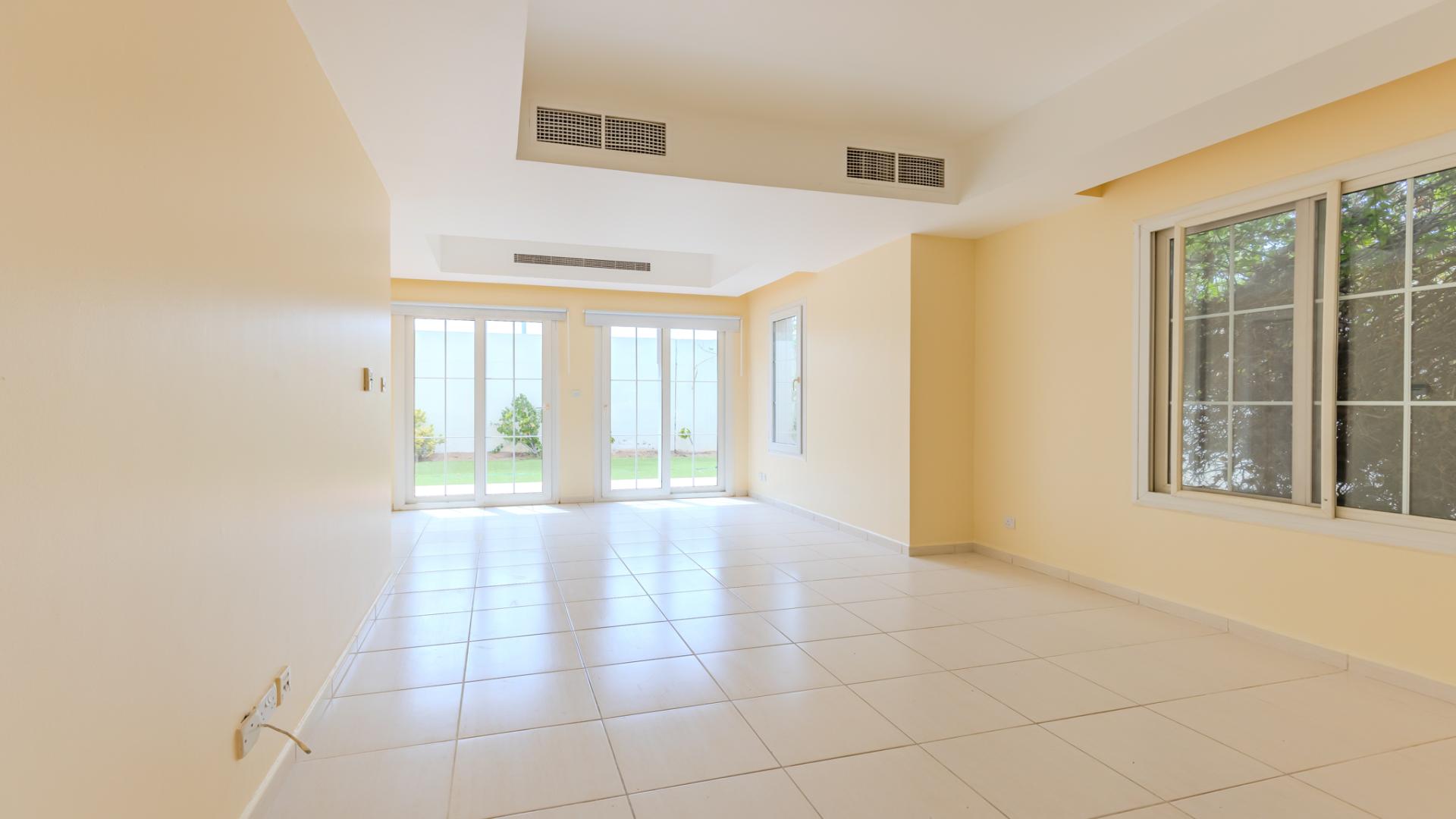 Spacious living room in 3-bedroom villa for rent, The Springs, Springs 3 community