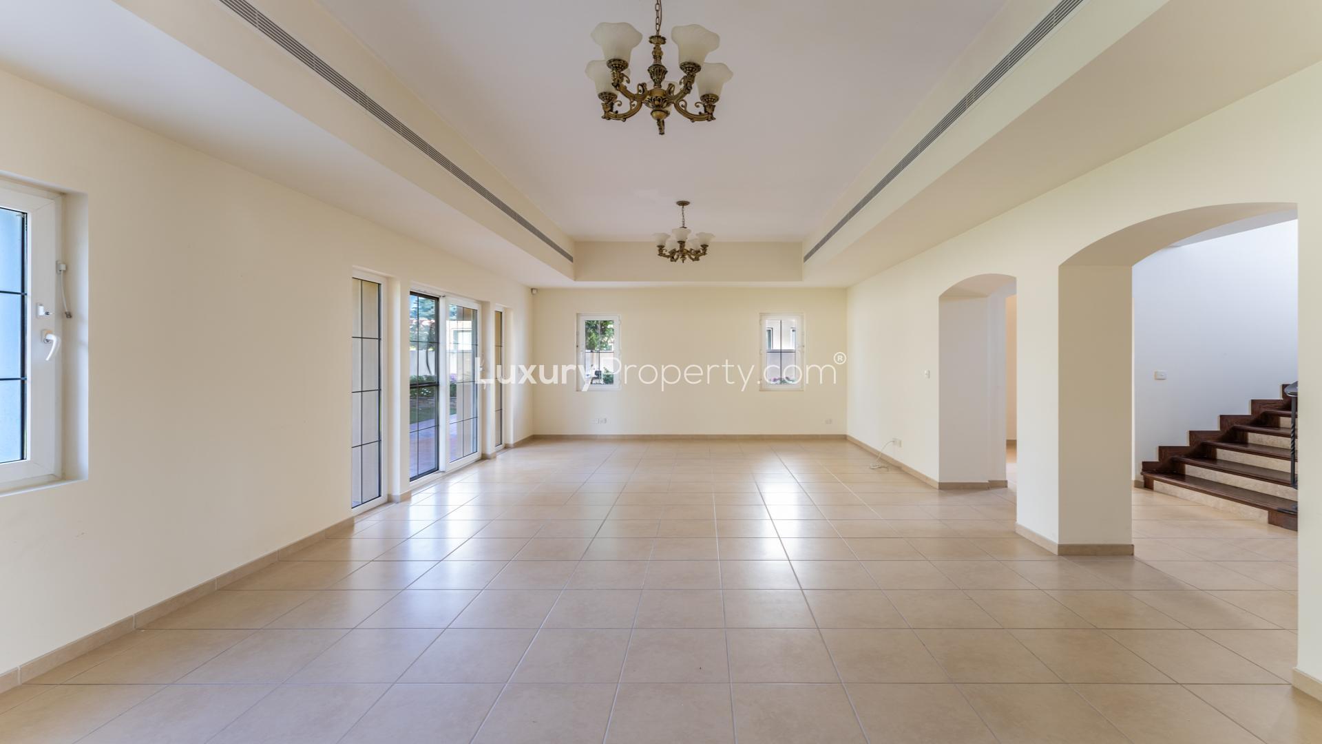 Beautifully renovated 3-bedroom villa with private garden in Alvorada, Arabian Ranches for rent