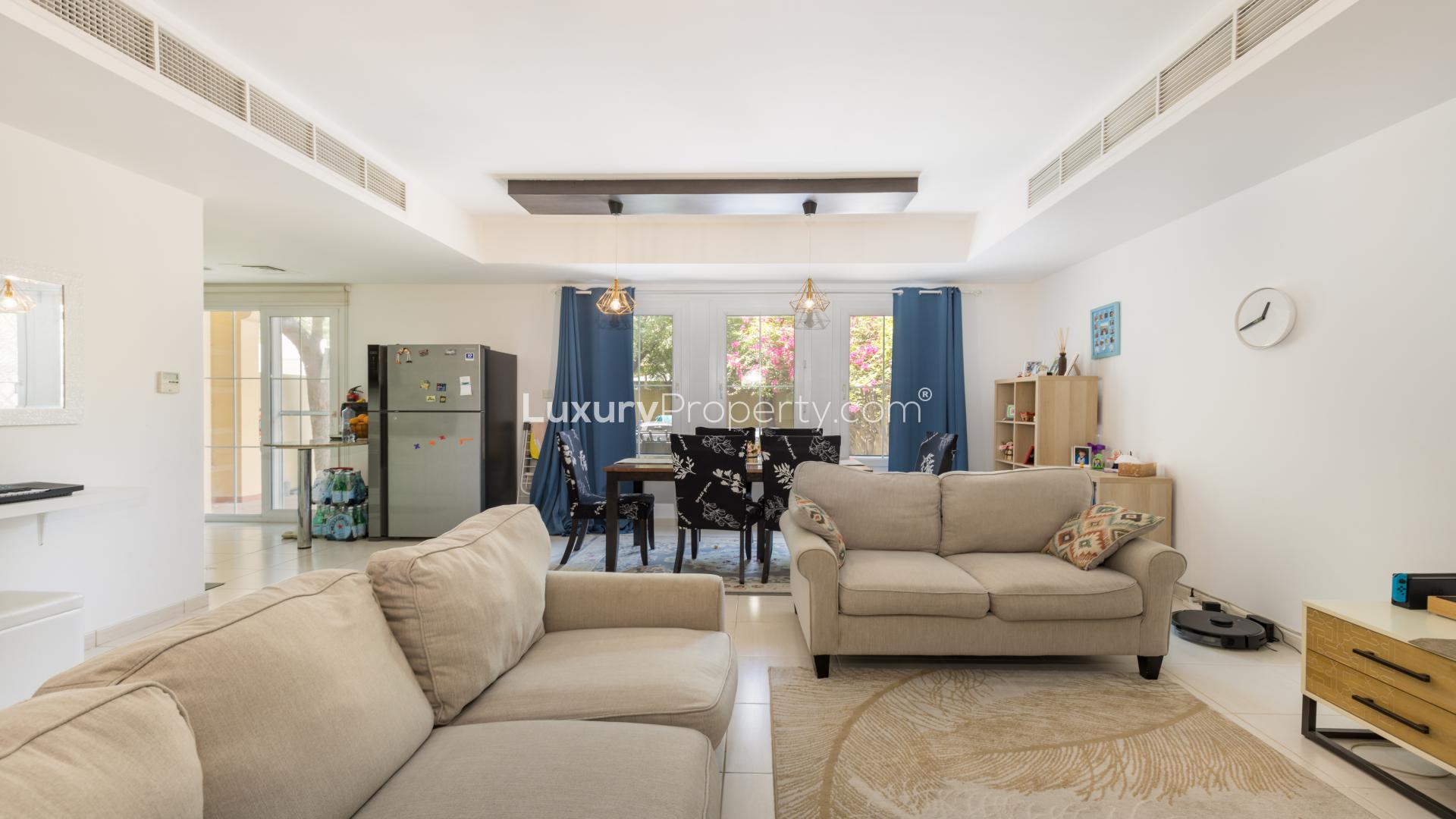 Dining area in 3-bedroom villa for rent, The Springs, Emirates Living. Ref: LP12438