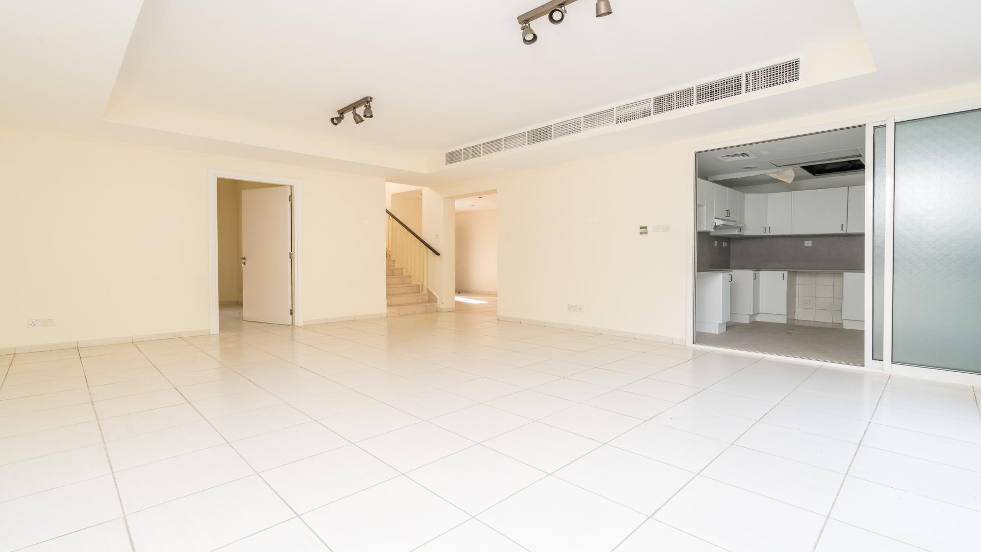 Bright living room with garden view in Springs 7 villa for rent, Dubai