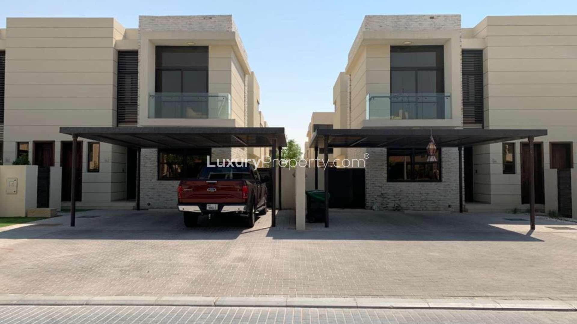 Spacious living room in 3-bedroom villa for rent, Topanga, Damac Hills