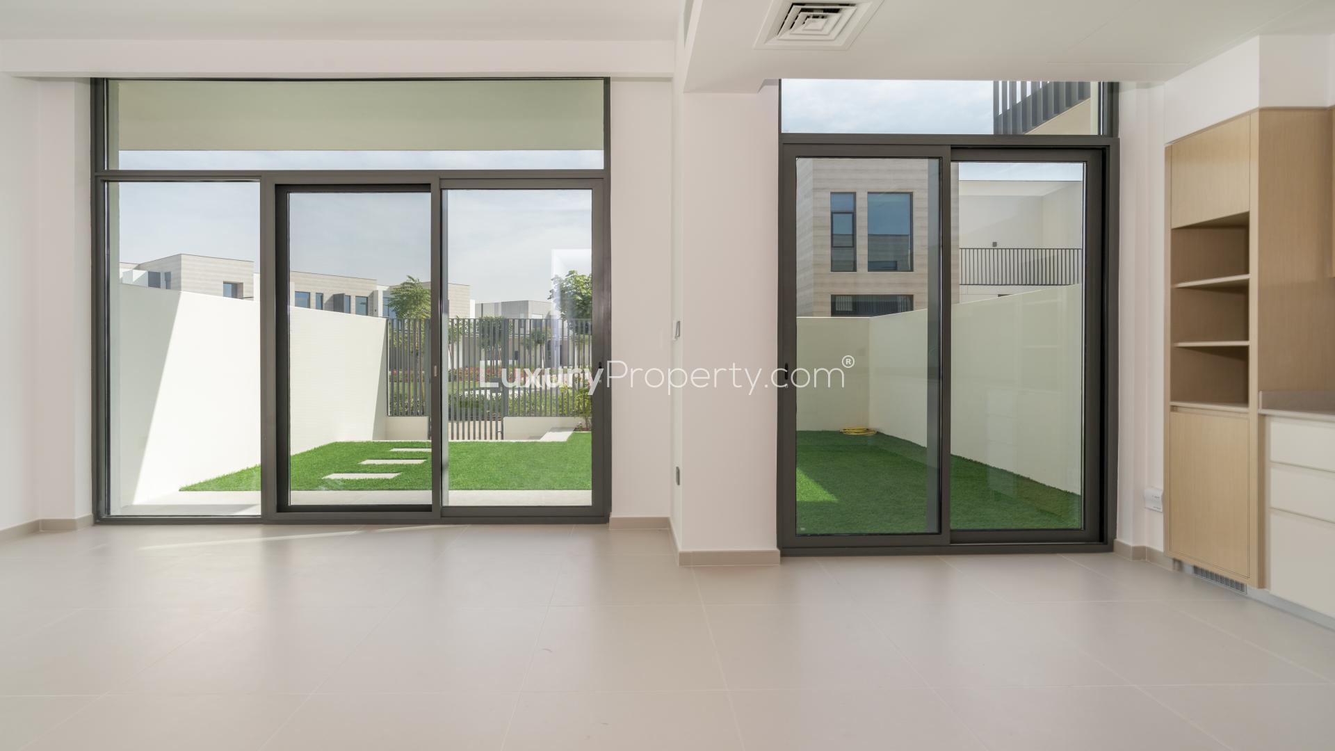 Luxurious 3-bedroom villa exterior in Sun, Arabian Ranches III for rent