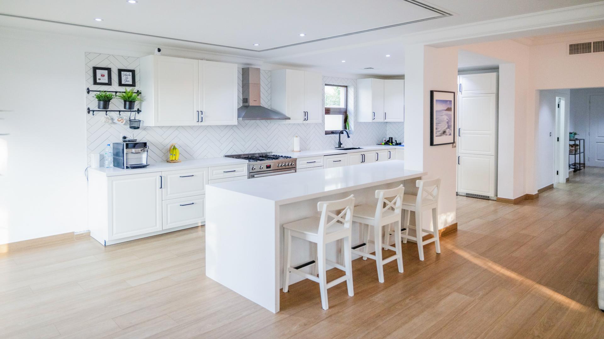 Luxurious open-plan living area in 3-bedroom villa, Casa, Arabian Ranches 2