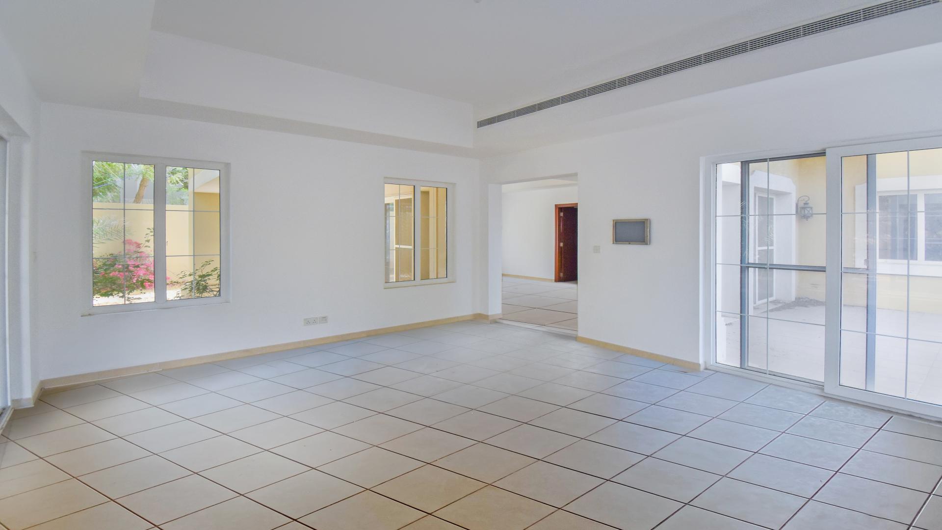 Spacious living room in Alvorada Type A1 Villa, Arabian Ranches, for sale