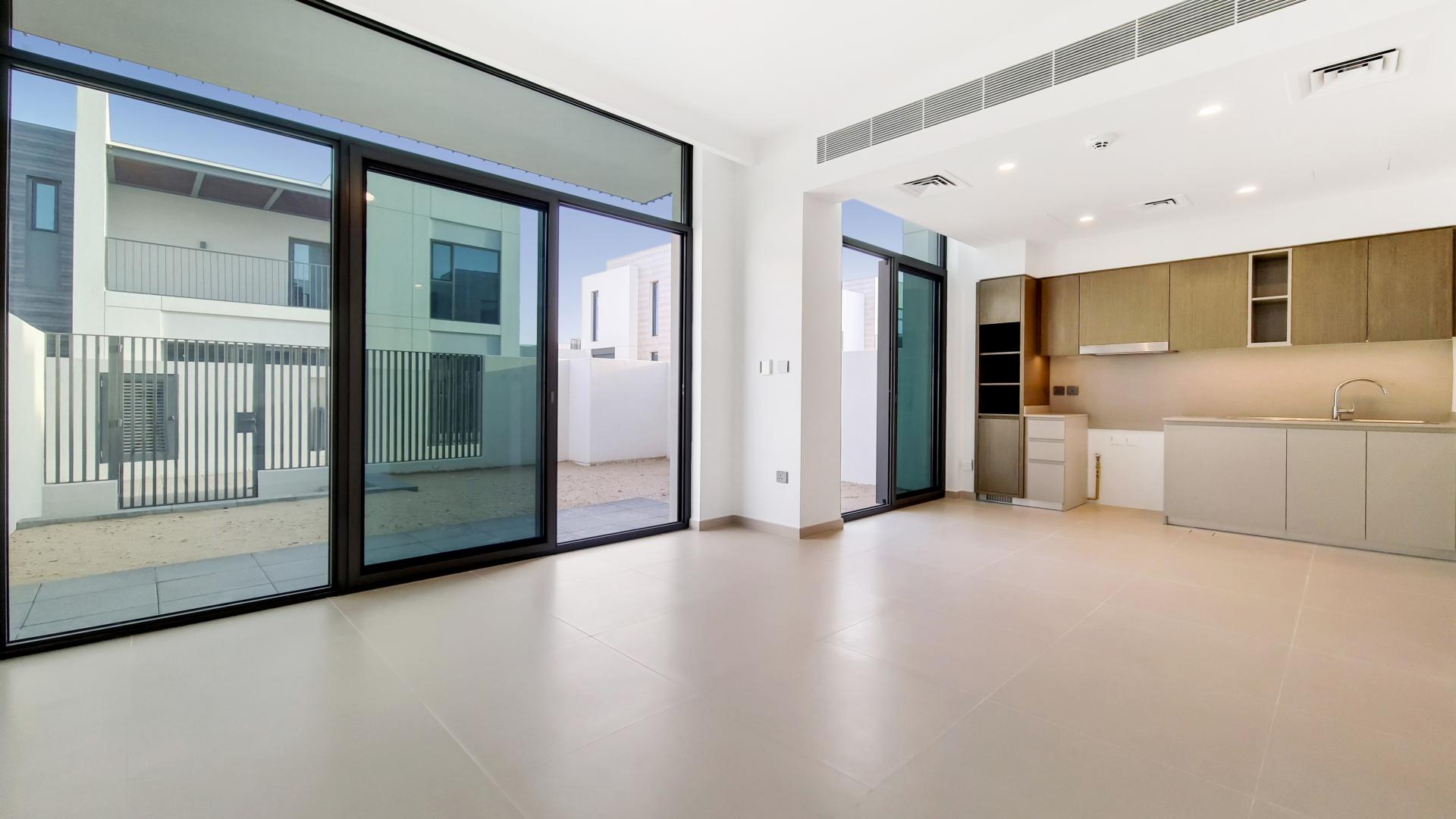 Modern kitchen in 3-bedroom villa for sale, Joy, Arabian Ranches III. Elegant cabinetry