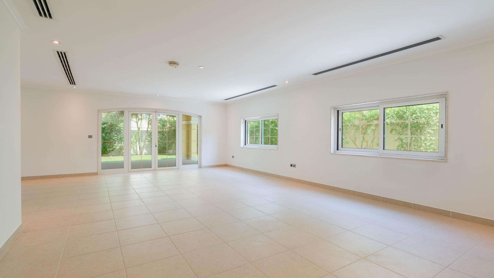 Single row 3-bedroom villa with garage in Jumeirah Park Legacy community, for sale