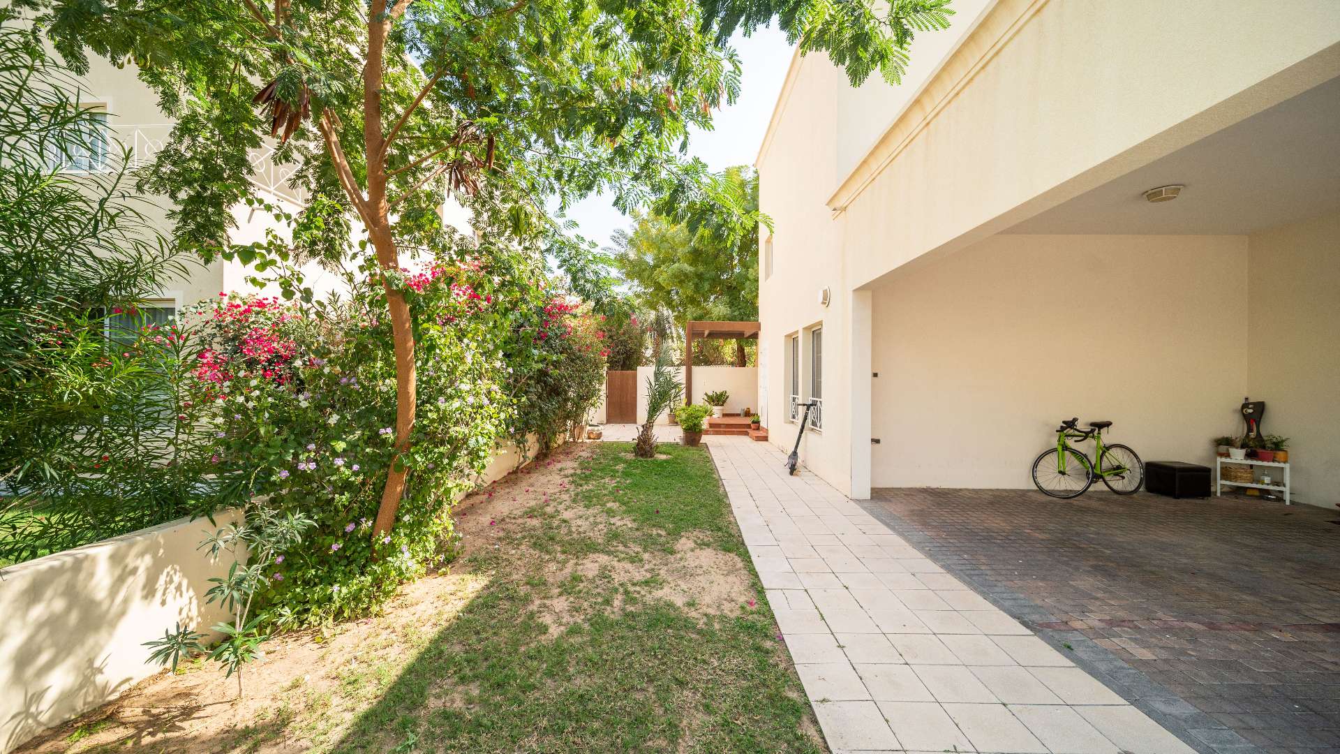 Spacious backyard with lush greenery at Meadows 1 villa, LP11630, for sale