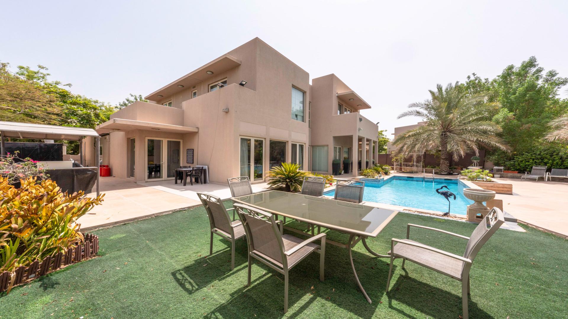 Spacious villa with private pool in Savannah, Arabian Ranches, for sale. Modern upgrades included