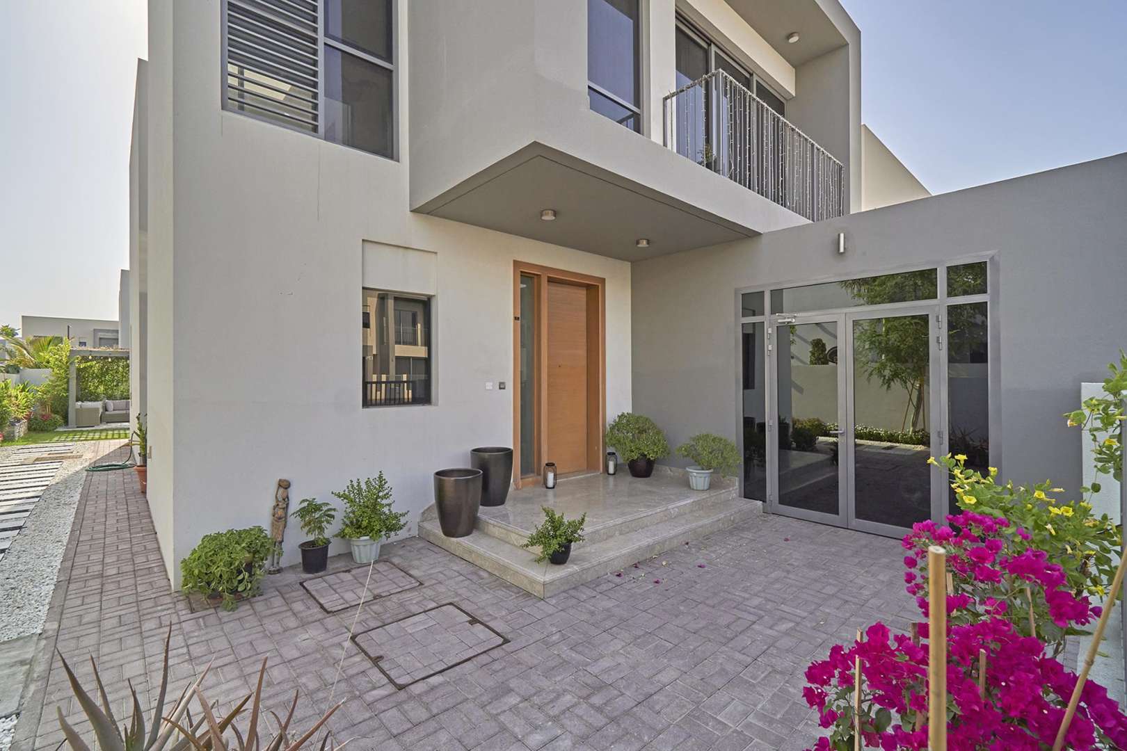 Modern kitchen in three-bedroom villa, Sidra, Dubai Hills Estate. Spacious layout, sleek appliances