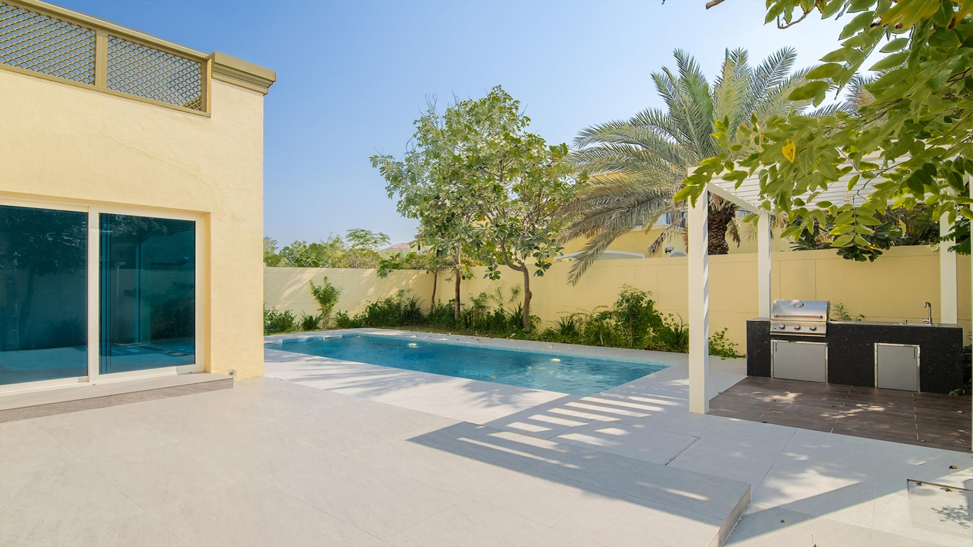 Modern open-plan living area in Casa Milano style villa, Jumeirah Park, Dubai