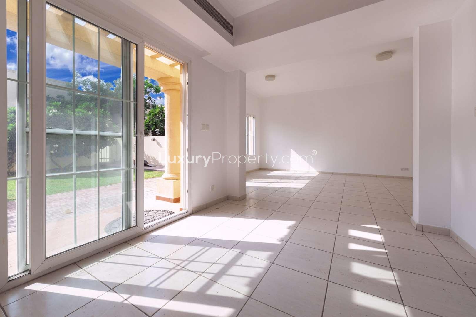 Modern kitchen with white cabinets in The Springs villa for sale, Ref No: LP08841