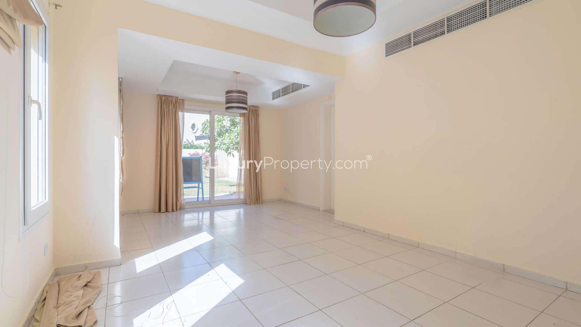 Bright living area in three-bedroom villa for sale, Springs 7, Emirates Living