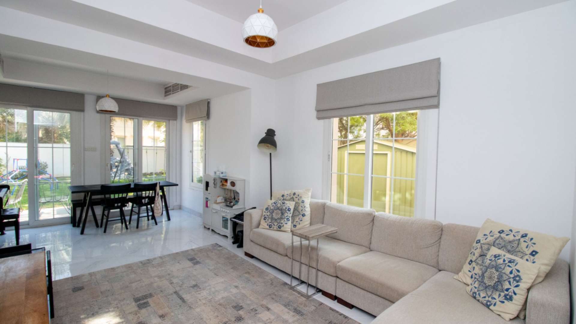 Living room with piano in fully upgraded 3-bedroom villa, Springs 3, Emirates Living