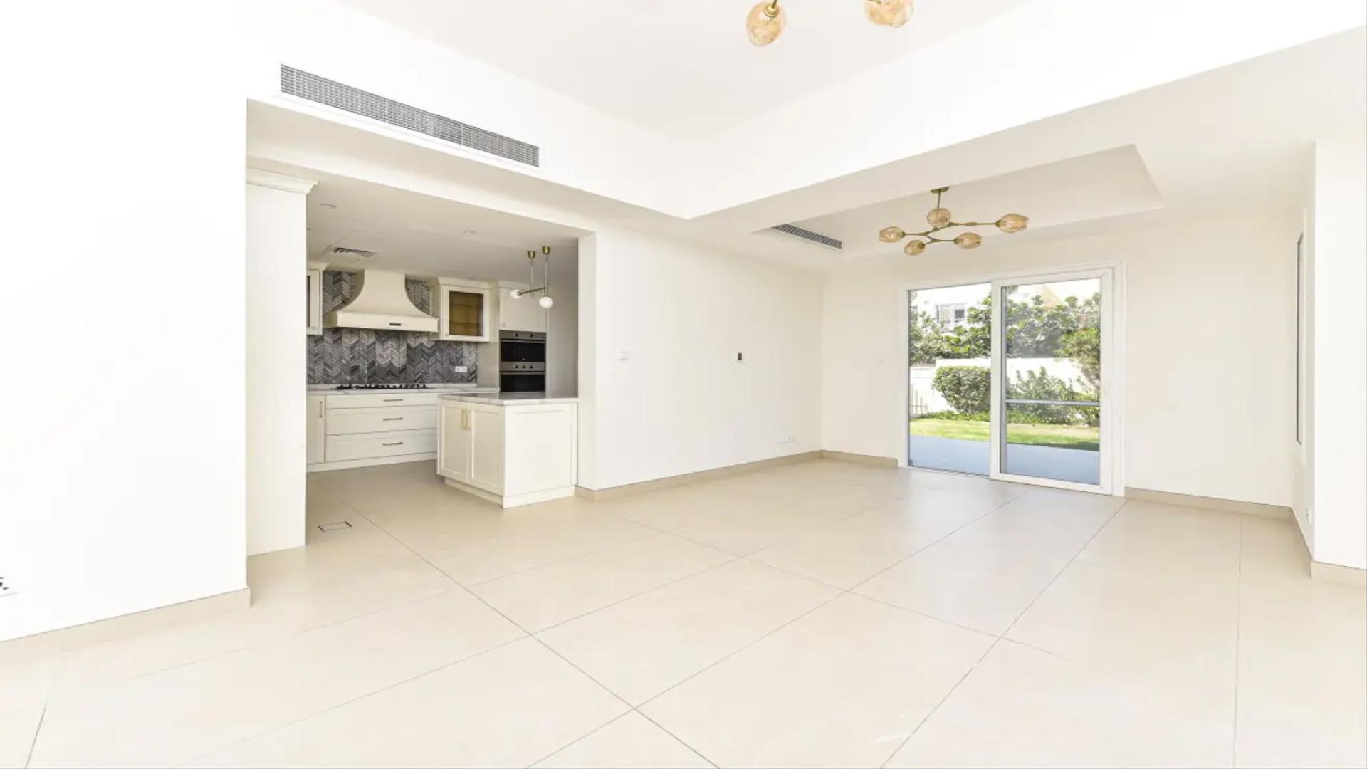 Bright open-plan kitchen and living area in upgraded Springs 2 villa, Dubai