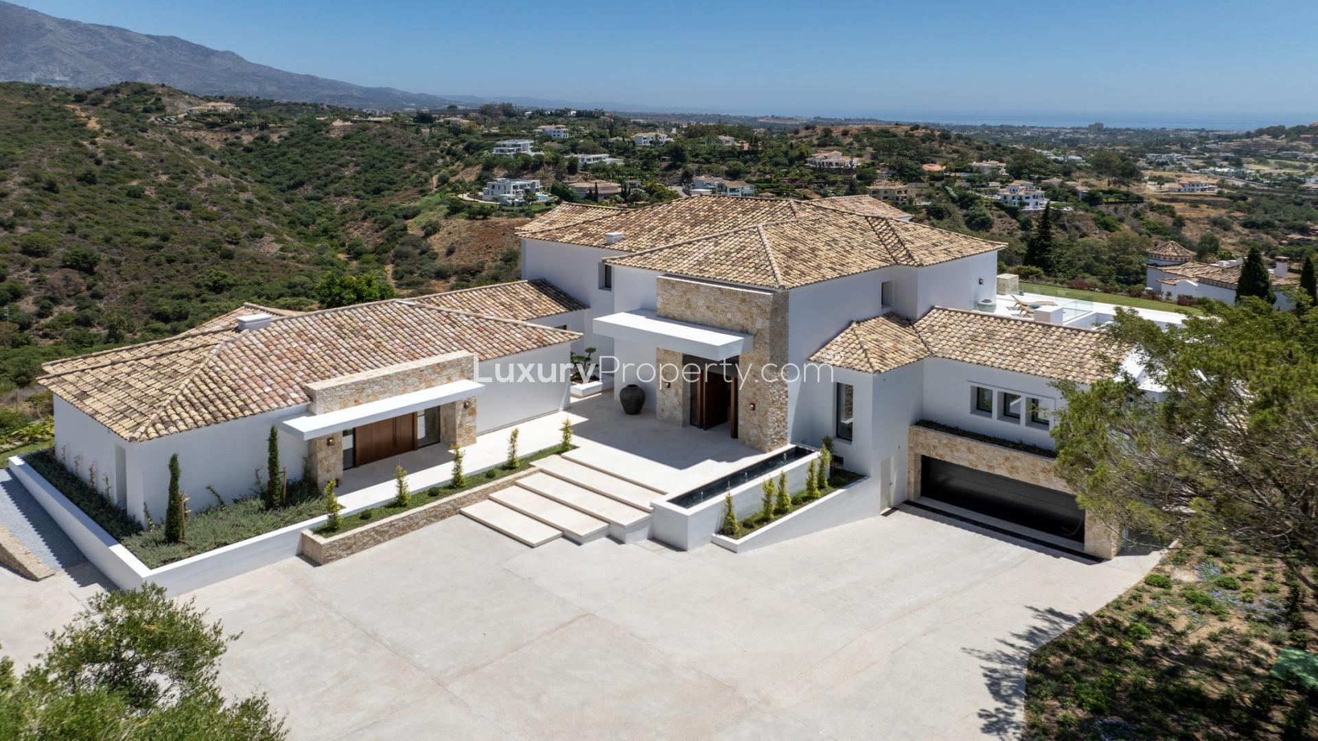 Elegant 8-bedroom Mediterranean villa with pool in Benahavis, Málaga, Spain for sale