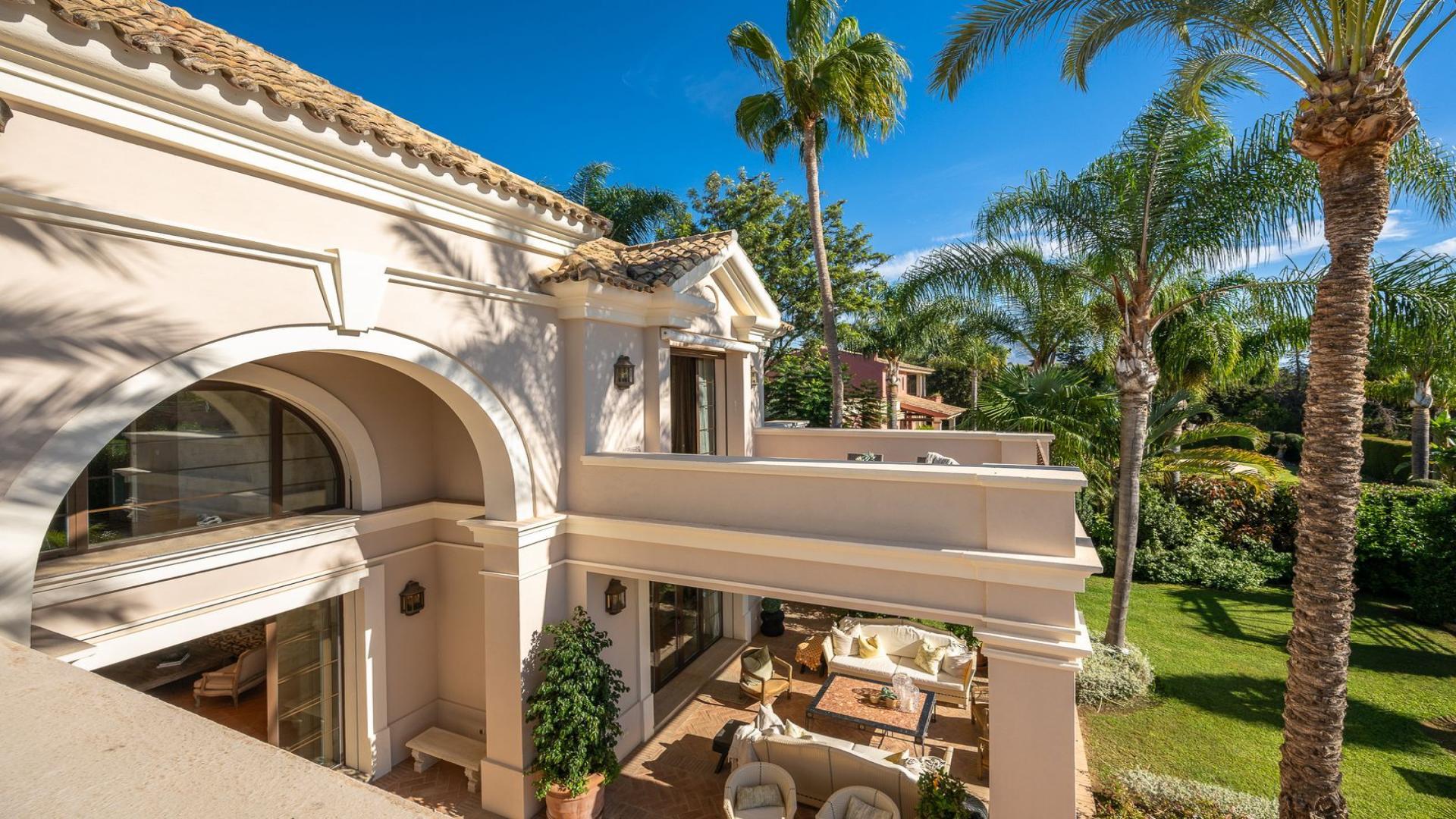 Luxury Guadalmina Baja villa with pool and lush garden, Málaga. 8 bedrooms, 7 bathrooms